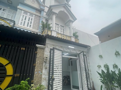 Bán nhà 3 tầng nở hậu 5m5 63m2 5 tỷ 99 phường hiệp thành quận 12 cũ. 0