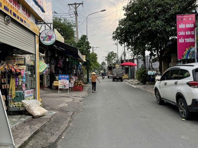 Bán nhà tại dĩ an, bình dương, giá 5 tỷ, 150m2, sổ hồng riêng, 4 p. trọ, 1 ki ốp. thu nhập 9tr/t 1