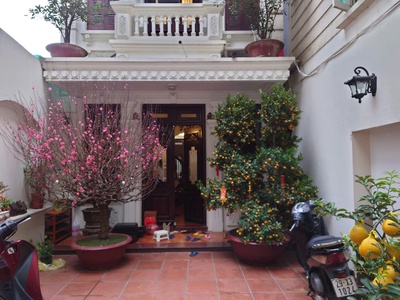 Hot nhà đất đẹp- giá tốt cần bán nhanh biệt thụ sân vườn khu phố ẩm thực đảo ngọc ngũ xá p.trúc bạch 1