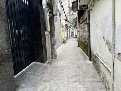 Cần bán 49,2m2 đất vuông đẹp trong ngõ 76 Hoa Lâm. Cách 10m ra đường thông ô tô 1