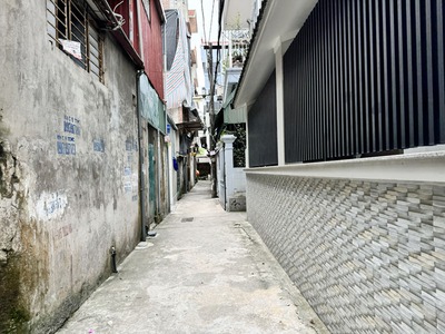 Cần bán 49,2m2 đất vuông đẹp trong ngõ 76 Hoa Lâm. Cách 10m ra đường thông ô tô 3