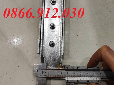 Ứng dụng pát đỡ bảng trượt ngang trong sản xuất bảng viết 9