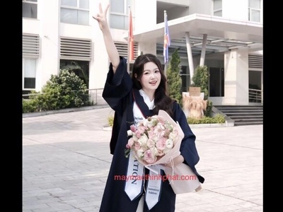 Aó cử nhân quốc tế tốt nghiệp 7