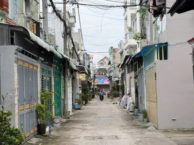 Nhà đúc lửng rất rộng 4mx14m đường 5m hiệp thành 13 q12 4