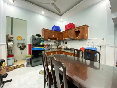 Nhà đẹp đúc kiên cố 1 lầu 4mx15m có sân xe đường 4m huỳnh thị hai TCH Q12 4