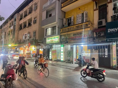 Hiếm nhà 2 tầng mặt phố Xa La, 42m2, 2 mặt tiền 3m, vị trí đẹp, vỉa hè rộng, KD sầm uất, giá 12.8 tỷ 0