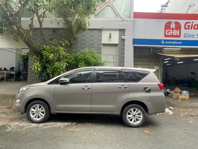 Thanh lý xe Toyota Innova 2.0E   Đời 2017   Giá tốt 2