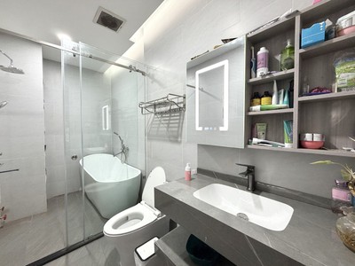 Bán nhà 8 tầng thang máy trần bình trọng p5 bình thạnh hẻm 6m lô góc giá 24 tỷ 1