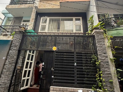 Cách mt tân sơn nhì 2 căn   trệt, lửng, 2 lầu, 5pn   chỉ 7.2 tỷ 0