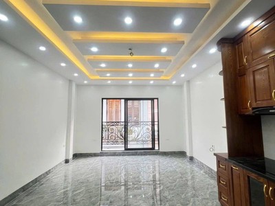 Ngõ thông, ôtô vào nhà, 20m nhà ra phố nguyễn đình hoàn, dt45m, 6 tầng thang máy 2