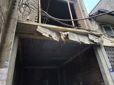 Bán nhà ngô gia tự, long biên   36m , 5 tầng, 6.3 tỷ 2