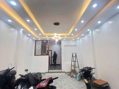 Ngõ thông, ôtô vào nhà, 20m nhà ra phố nguyễn đình hoàn, dt45m, 6 tầng thang máy 4