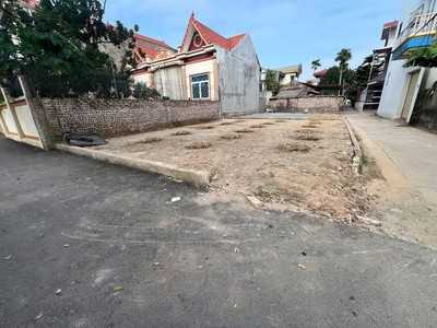 Cô em gửi bán 86m mặt tiền m đường thồn oto, ngay tỉnh lộ 82 gần trường, cơ quan ban ngành xã 0