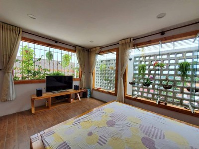 BIỆT THỰ NHÀ VƯỜN   ngang 8m dài 20m 5 tầng Sân vườn Đường 12m View Sông. Thủ Đức 2