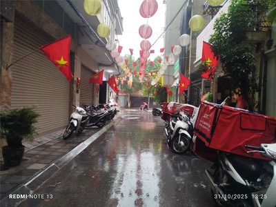 Nhà đẹp- giá tốt chính chủ cần bán nhanh căn nhà 4 tầng tại quận ba đình hà nội 1