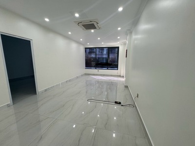 Cho thuê sàn văn phòng tầng 2 90m2 giá 9tr tại Vinhomes Marina 1