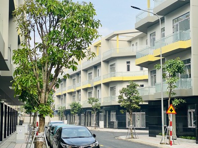 Bán nhà phố trung tâm của trung tâm    4 tầng, shr, mặt tiền 13m 0