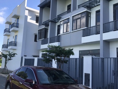 Chốt ngay   nhà phố 1,7 tỷ sổ riêng   trung tâm kcn 3