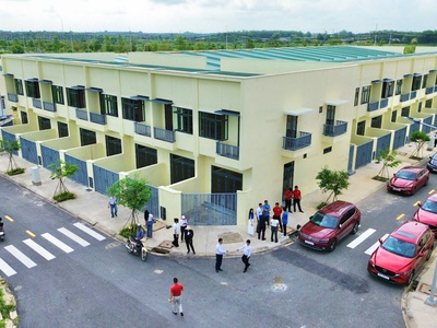 Chốt ngay   nhà phố 1,7 tỷ sổ riêng   trung tâm kcn 4