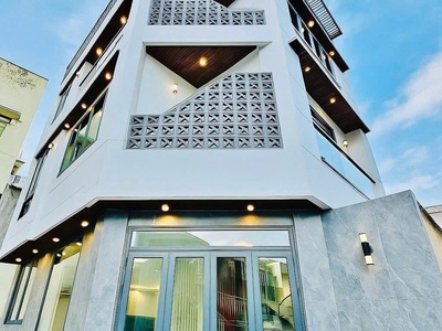 Bán nhà mới xây 1 trệt 2 lầu, lô góc 2 mặt tiền, gần nhà ga t3 và emart, giá chỉ 6.4 tỷ 0