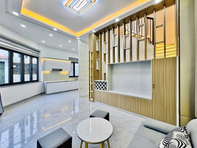 Bán nhà mới xây 1 trệt 2 lầu, lô góc 2 mặt tiền, gần nhà ga t3 và emart, giá chỉ 6.4 tỷ 1