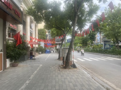 Bán mảnh đất mặt phố lạc long quân tây hồ - view hồ tây   sổ vuông   dt 94m2. giá 48.5 tỷ 1