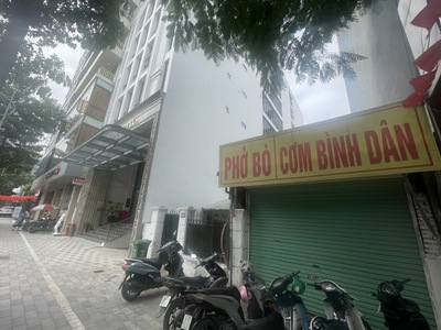 Bán mảnh đất mặt phố lạc long quân tây hồ - view hồ tây   sổ vuông   dt 94m2. giá 48.5 tỷ 0