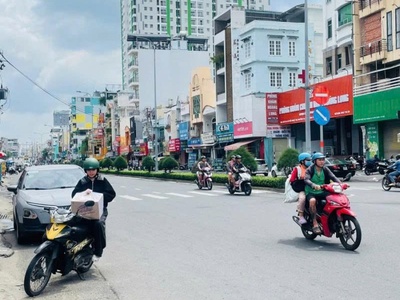 Hạ 7 tỷ, bán gấp nhà mt xô viết nghệ tĩnh - thanh đa, 6x51m, c4, 1 đời chủ, còn 53 tỷ. 0