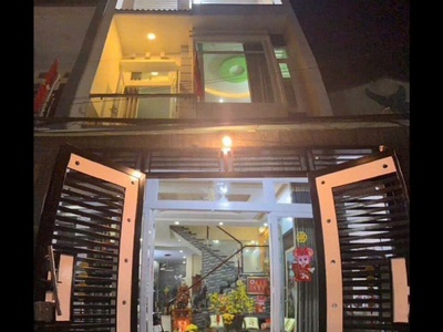 nhà đẹp 3 tầng   gần làng đh thủ đức   giá chỉ 4.95 tỷ   khu sầm uất, thuận tiện an cư 0