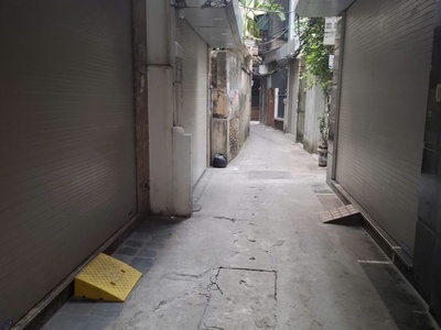 Gia đình tôi cần bán  nhà đẹp ở luôn ngõ 101 thanh nhàn, 40m2, 5 tầng, 6 phòng ngủ giá 12.2 tỷ 4