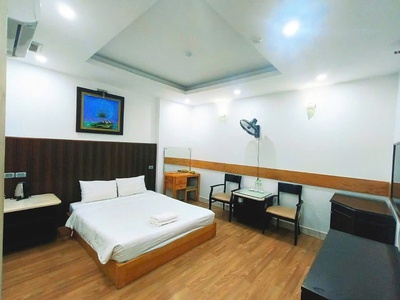 Bán khách sạn mặt phố ngõ trạm, 115m2, 8 tầng thang máy, mặt tiền 4m, 70.8 tỷ, kinh doanh đỉnh 0