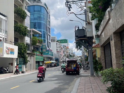 Cho thuê nhà mặt tiền đường huỳnh văn bánh, phú nhuận tiện ở và kinh doanh với 7pn, 8wc và 1 mbkd 0