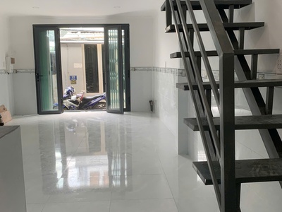 Bán nhà 1 trệt 1 gác suốt cách Nguyễn Văn Linh chỉ 100m nhà mới tinh 2
