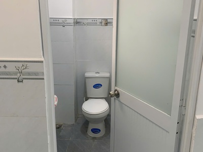 Bán nhà 1 trệt 1 gác suốt cách Nguyễn Văn Linh chỉ 100m nhà mới tinh 4