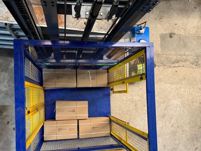 Thang Nâng Thủy Lực - Cơ Khí Việt Thành 4