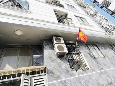 Chính chủ bán nhanh ccmn mới, siêu đẹp - ô tô đỗ cửa - full tiện ích - hàng xóm royal city 2