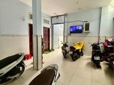 Nhà góc 2 mặt thoáng, 3 tầng, đường lý thường kiệt, quận tân bình,109m   6x18, nở hậu 6.8m    giá 0