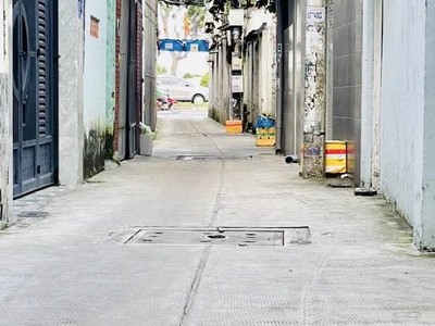 Giáp tân bình   5 phút ga t3   hẻm thông thoáng   nhà đẹp 2 tầng chỉ 4.x tỷ 0