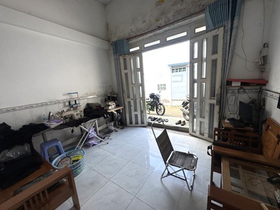 Nhà ngon giá rẻ ql13 hiệp bình phước   43m    chỉ 3.35 tỷ  sổ riêng a4 hoàn công vuông vức 0