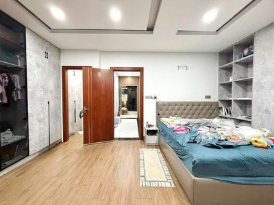 Bán nhà hxh trần bình trọng, 5x18m nh 8m, 8 tấm, 13pn, 13wc, 23.99 tỷ, tl 2