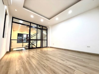 1/11 giảm chào 500tr, chủ cần bán gấp vị trí đẹp giao thông , giao thương thuận tiện, 3 bước chân 3