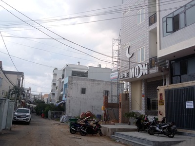 Căn hộ dịch vụ 33 phòng,thu nhập 95tr/th, dt sàn tới 900m2 phòng đầy đủ nội thát. 3