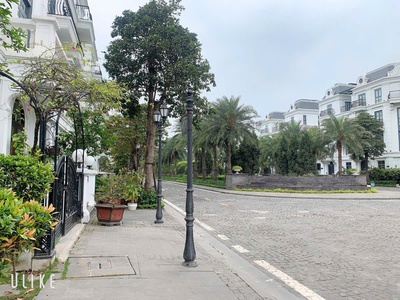 Hiếm bán nhà văn tiến dũng,lô góc,oto,dt 60mx3t,mt 6m,giá 8.4ty 3