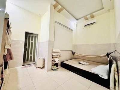 Nhà ngon trong phân khúc nha.   nhà đẹp 2 tầng   hẻm xe tải luôn   an ninh diện tích 6x10m vuông 4