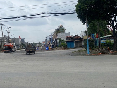 Cần bán đất mt đường dt743a, ngay góc 30/4, p. bình thắng, dĩ an 2