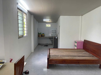 Cho thuê nhà 45m    ô tô đỗ cửa   gần vin mega mall smart city  1km 0