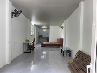 Cho thuê nhà 45m    ô tô đỗ cửa   gần vin mega mall smart city  1km 1