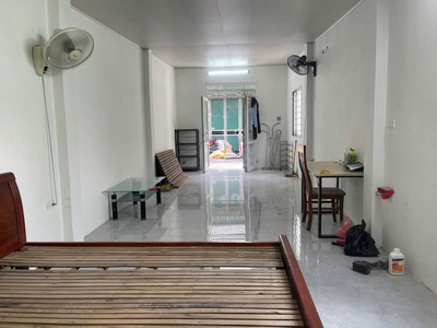 Cho thuê nhà 45m    ô tô đỗ cửa   gần vin mega mall smart city  1km 2