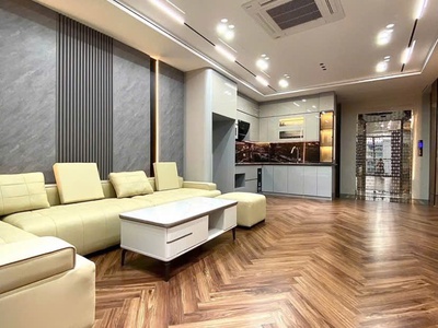 Bán gấp- căn 6 tầng thang máy  sát cv hoà bình/ ngoại giao đoàn- dt 35m x 6 tầng- mặt ngõ thông- 0