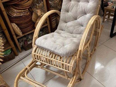 Ghế bập bênh mây tre cho người già 2
